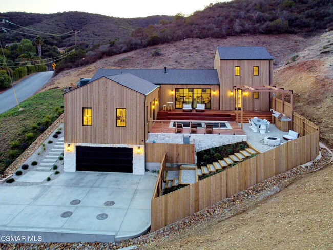 Building Photo - 385 S Skyline Dr