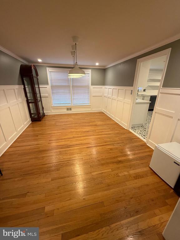 Building Photo - 7000 Old Cabin Ln