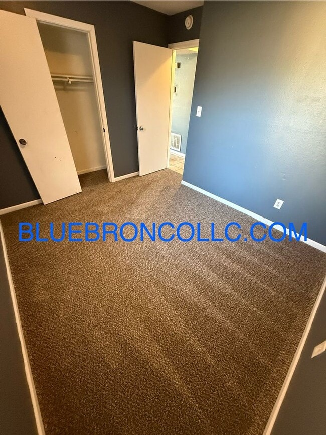 Building Photo - Great unit for a great price. won't last long!