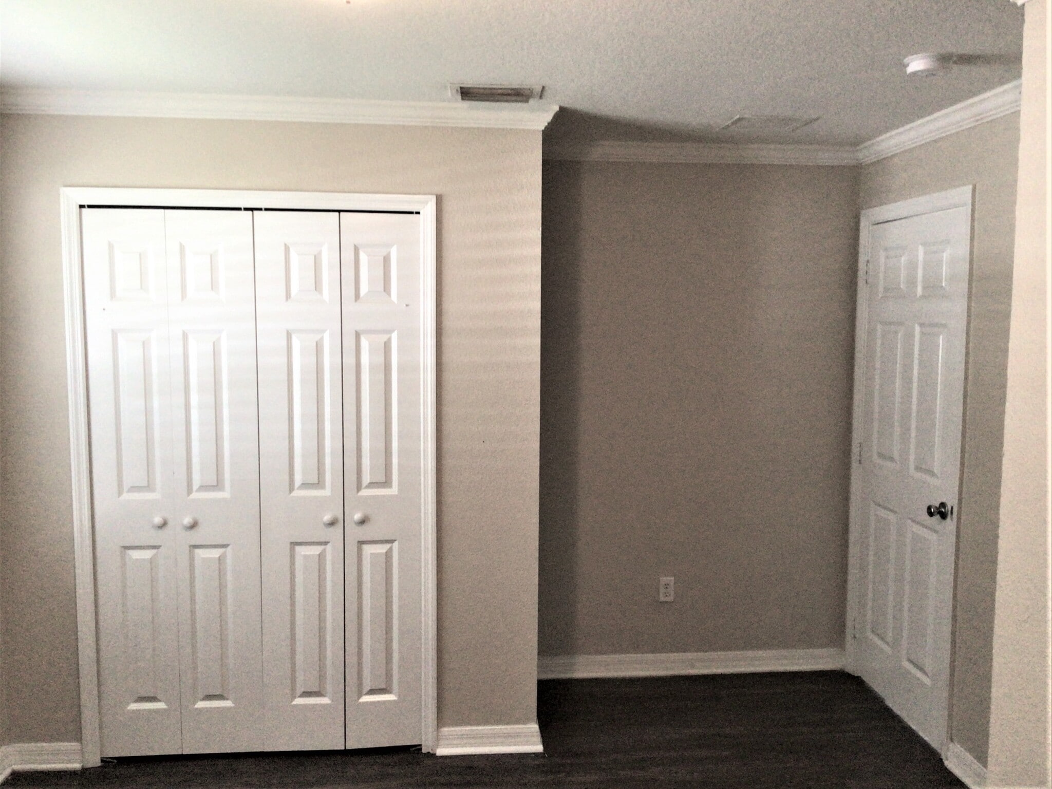 Building Photo - 245 Oak Run Ct