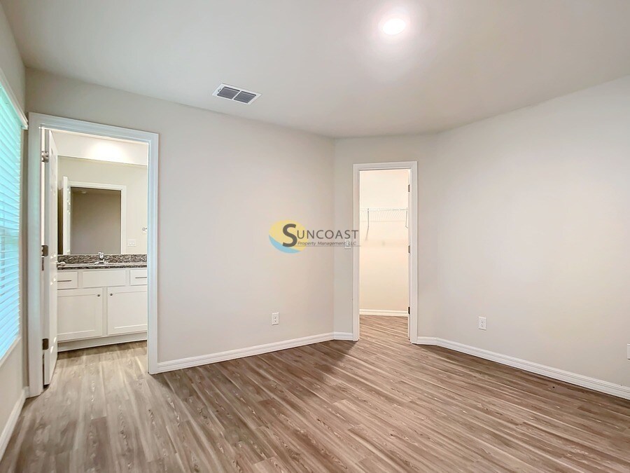 Building Photo - 2112 Dorion St