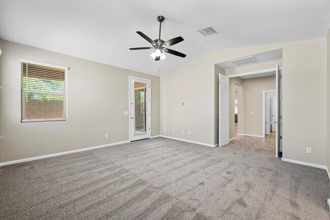 Building Photo - 12406 W Northview Ave