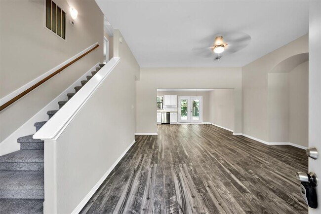 Building Photo - 9020 Zapata Way