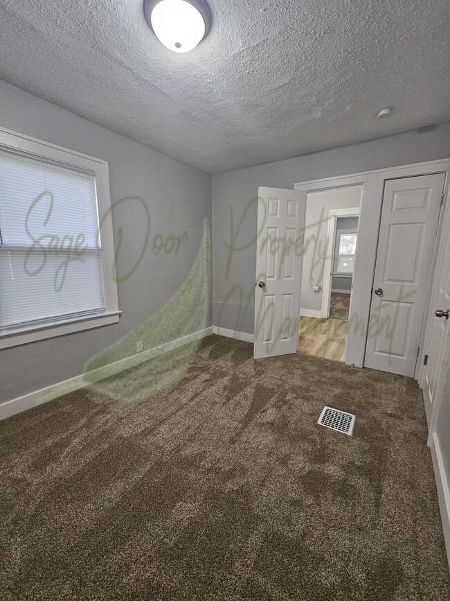 Building Photo - FULLY UPDATED!!!