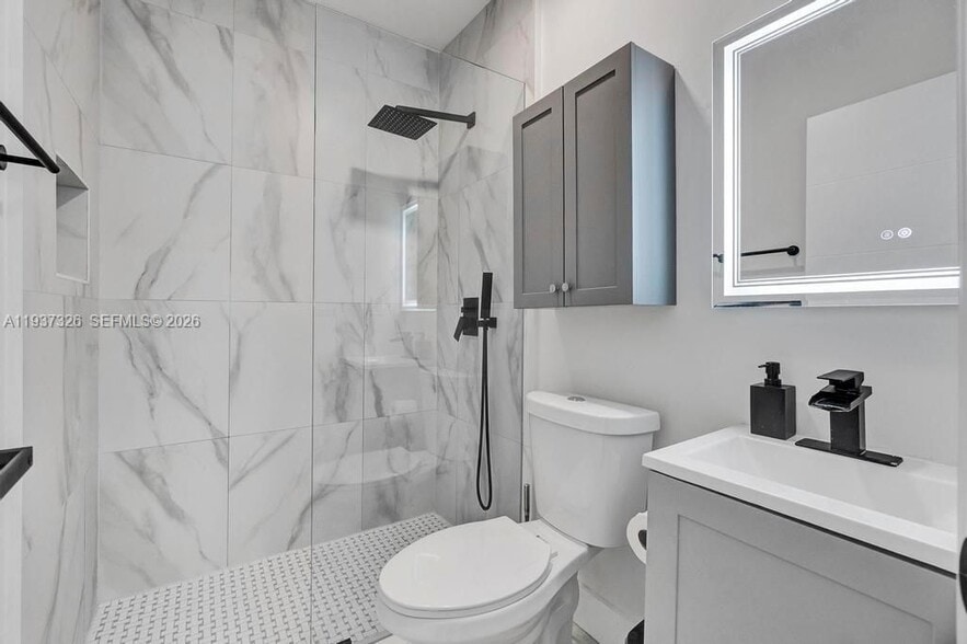 Building Photo - 6470 SW 27th St