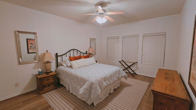 Building Photo - 7309 Raphael St