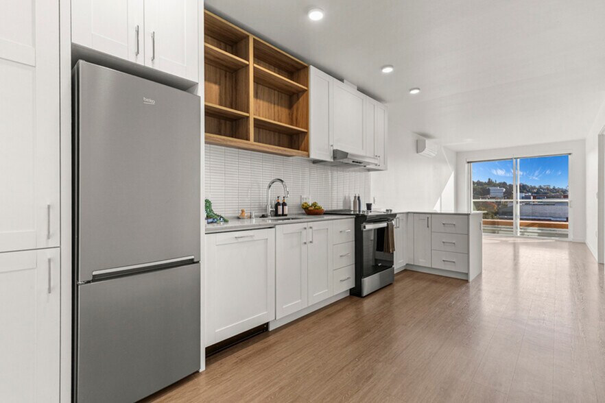 Building Photo - z-042826-Liza Eastlake