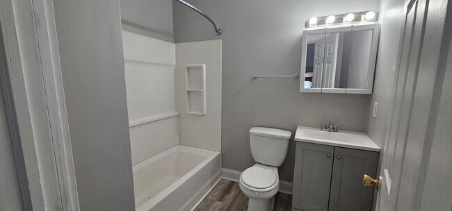Building Photo - 9710 Easton Ave