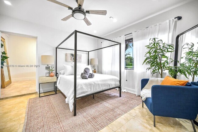 Building Photo - 991 NE 82nd St