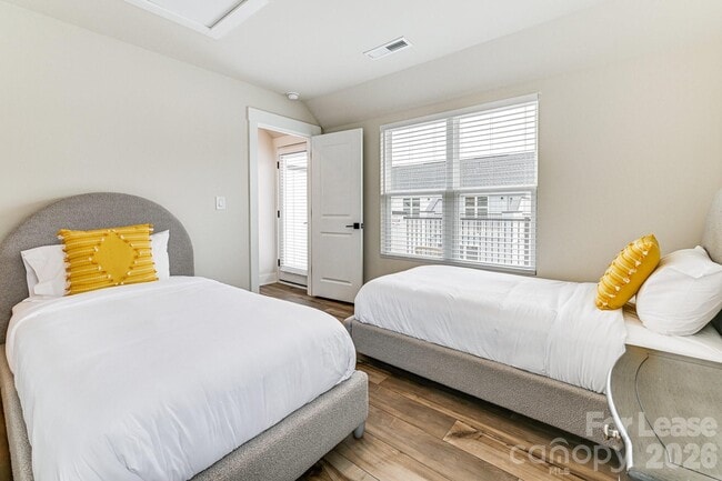 Building Photo - 3015 Jolene Ct