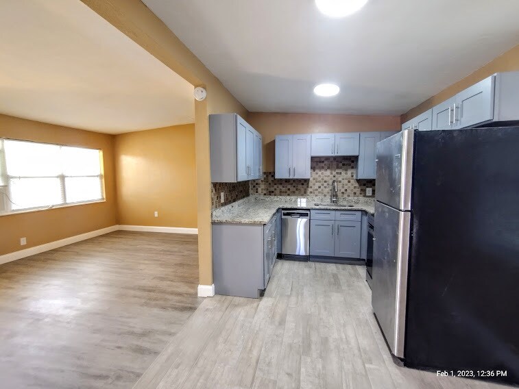 Building Photo - 1362 Gardenia Ave