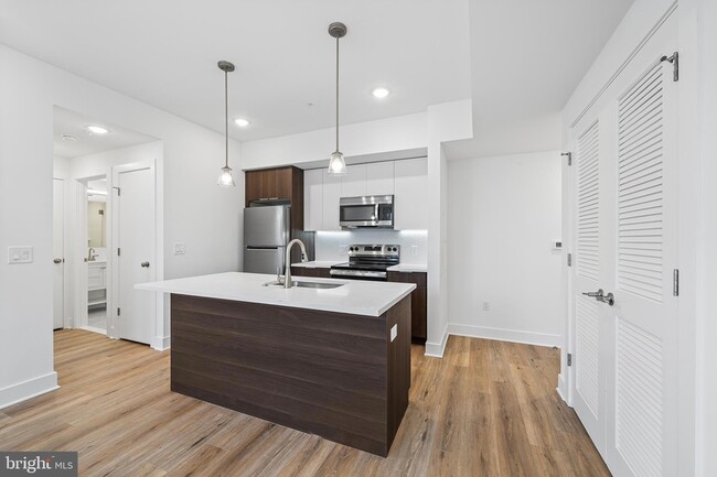 Building Photo - 4324 Lancaster Ave