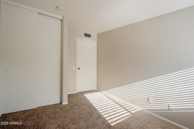 Building Photo - 5618 S Captain Kidd Ct