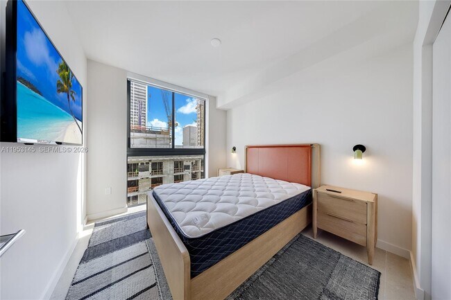 Building Photo - 11 NE 6th St