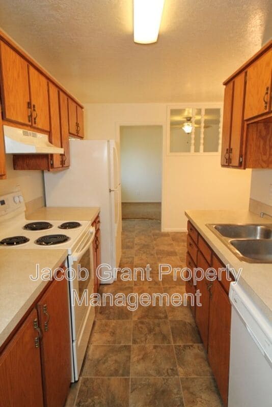 Building Photo - 965 Berryman Rd