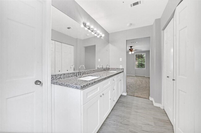 Building Photo - 18035 Rolling Creek Dr