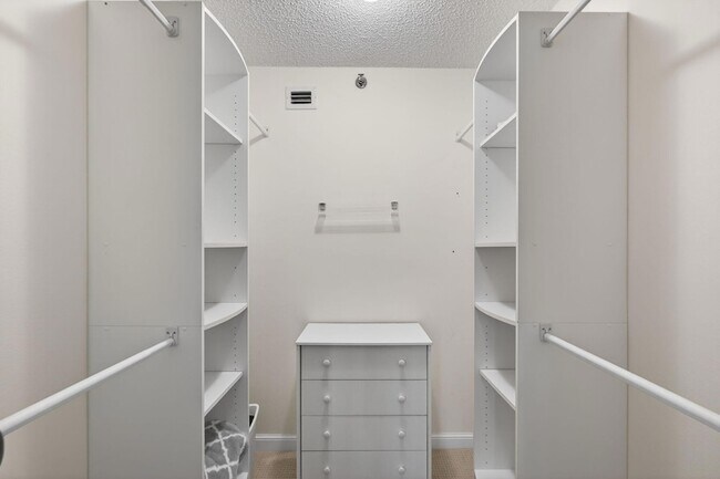 Building Photo - 1190 Jimmy Buffett Mem Hwy