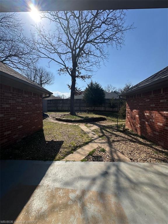 Building Photo - 3900 Bristol Ln