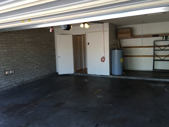 Building Photo - Tempe 3 Bed, 2 Bath Single Story Rental House