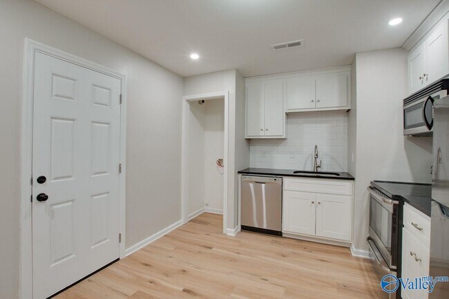 Building Photo - 4104 Mc Vay St SW