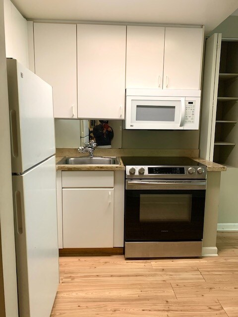 Building Photo - 240 Lombard St