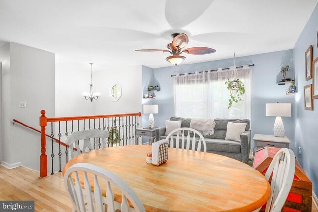 Building Photo - 704 Candle Ridge Ct