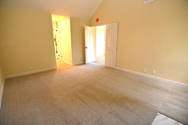 Building Photo - 347 W Rincon Ave