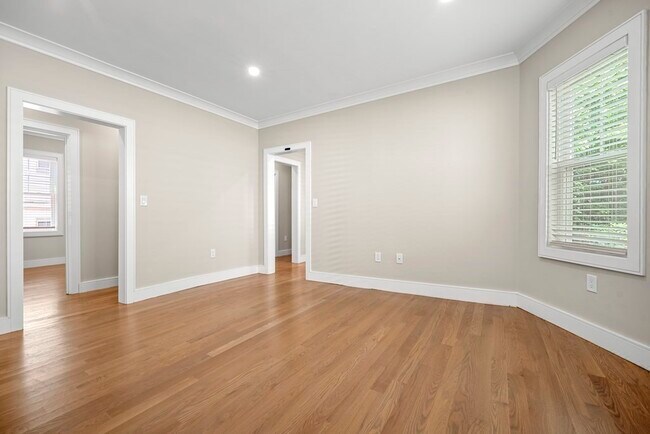 Building Photo - 44 Iffley Rd