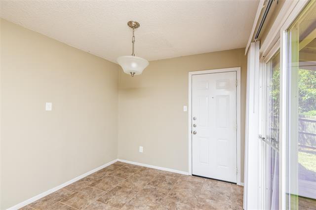 Building Photo - 6407 Woods Edge Dr