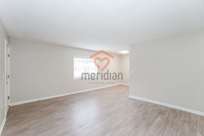 Building Photo - 2 bed / 1 bath ~ Ladson, SC Move-In Today!