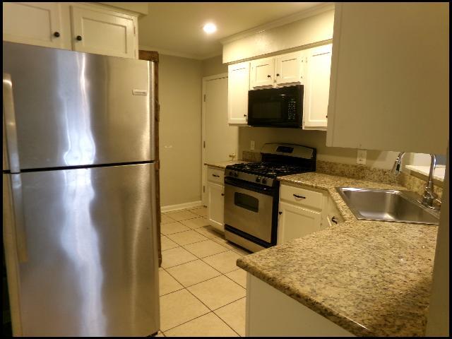 Building Photo - 20 Wagon Wheel Ct