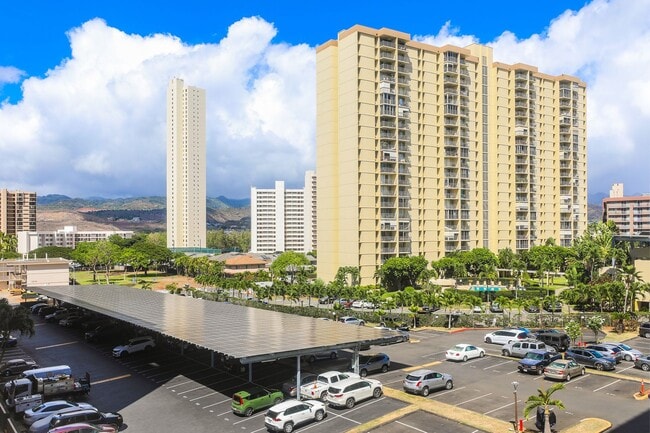 Building Photo - Sunset Lakeview - Fully renovated 3 bedroom, 2 bath on lower floor comes with tandem parking for ...