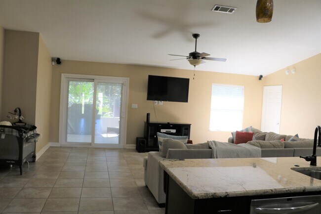 Building Photo - 6461 Arbor Ln