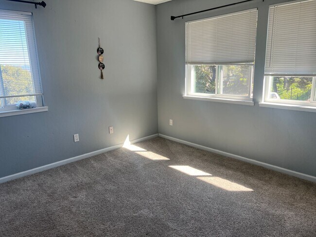 Building Photo - 1252 Marionola Way