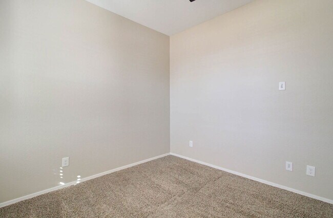 Building Photo - 42098 W Balsa Dr