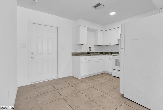 Building Photo - 5534 Seventh Ave