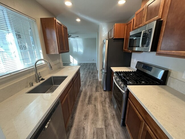 Building Photo - SAC T 2569