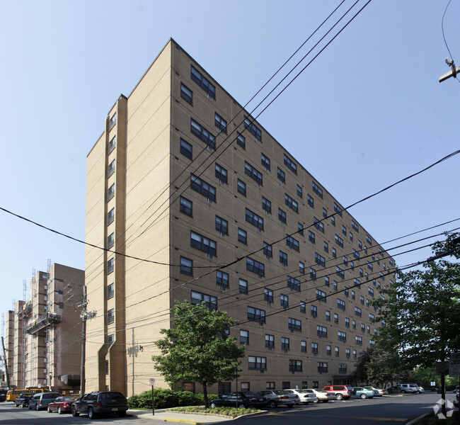 Building Photo - Lancaster House North