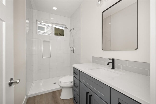 Building Photo - $3,600 - 4 Bed / 3 Bath Gorgeous Brand New...