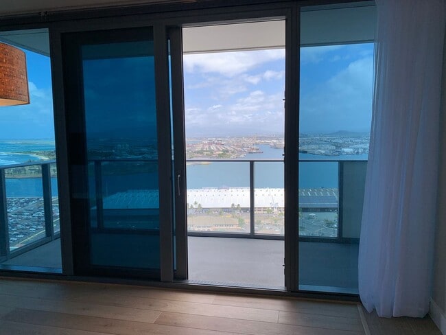 Building Photo - High Floor - Corner Unit - Ocean View - The Collection Condominium