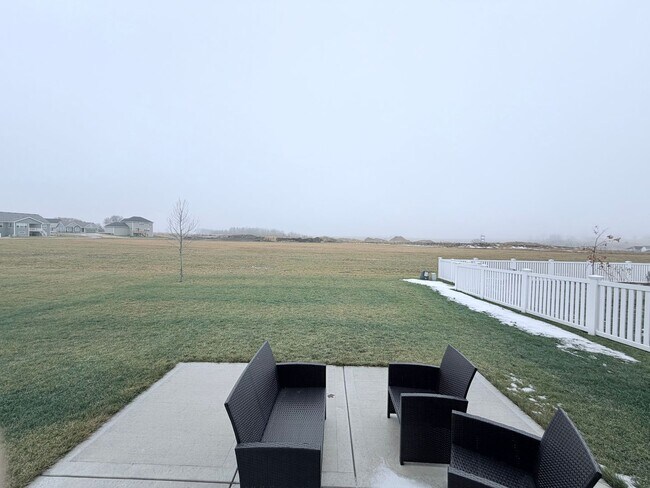 Building Photo - 3 Bed / 2.5 Bath Brand New House in Waunakee, WI!