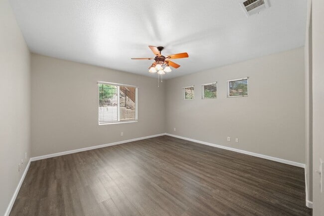 Building Photo - 24898 Sunset Vista Ave
