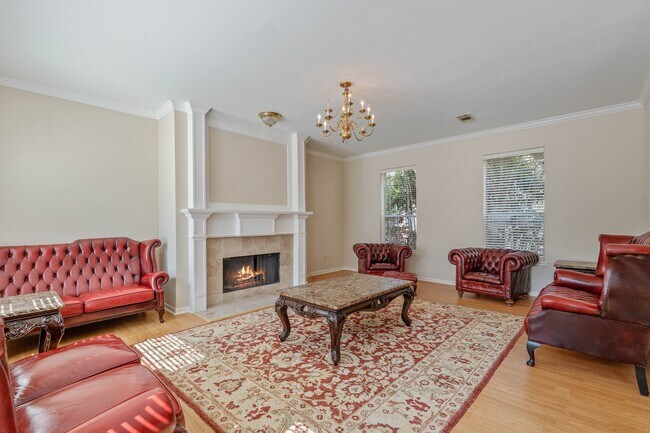 Building Photo - 1315 Anita St