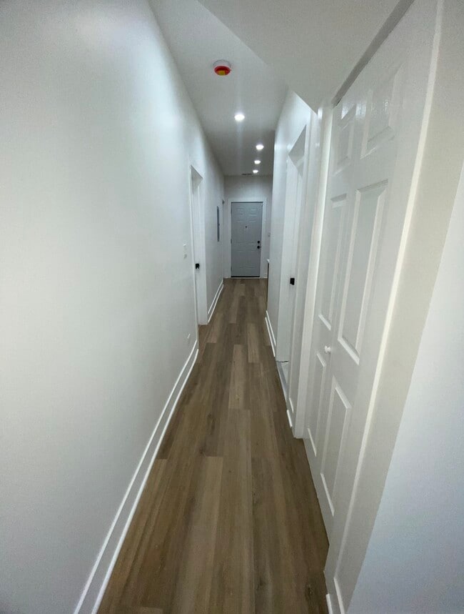 Building Photo - 5355 S Wood St