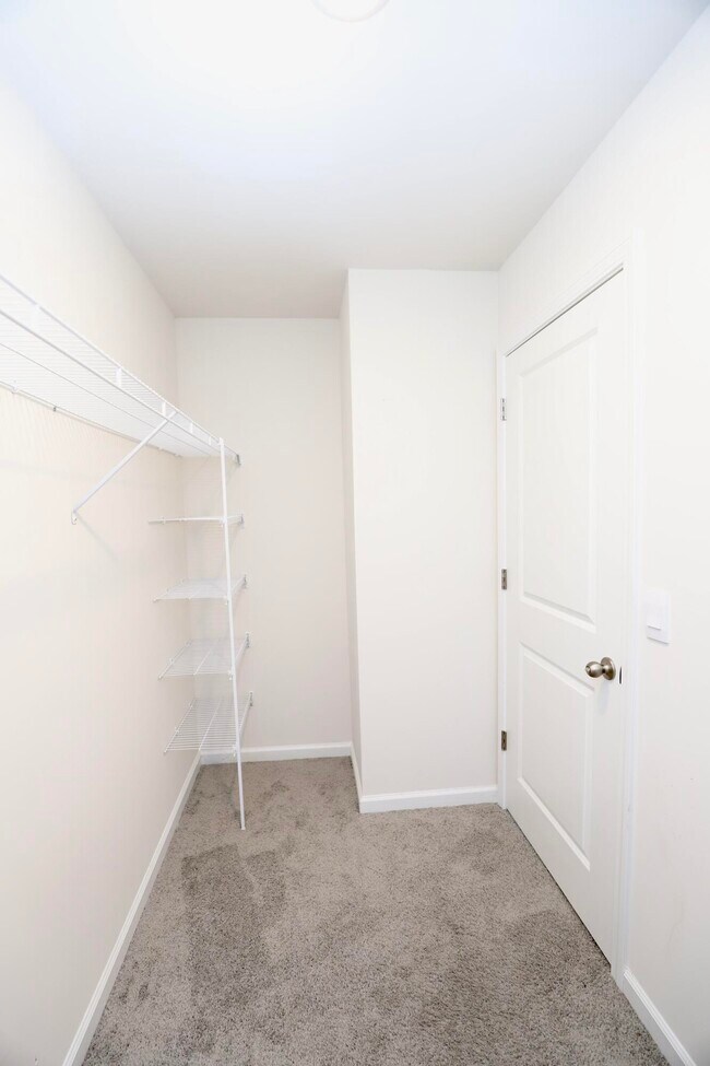 Building Photo - 352 Sandbach Rd