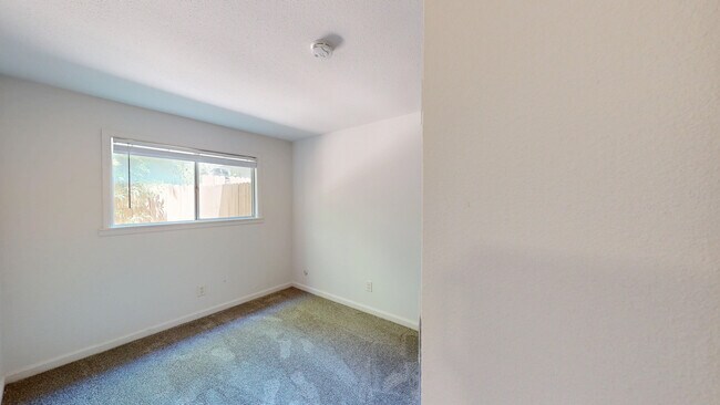 Building Photo - 18167 Happy Ln