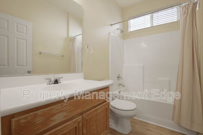 Building Photo - 1417 Veronica Tr