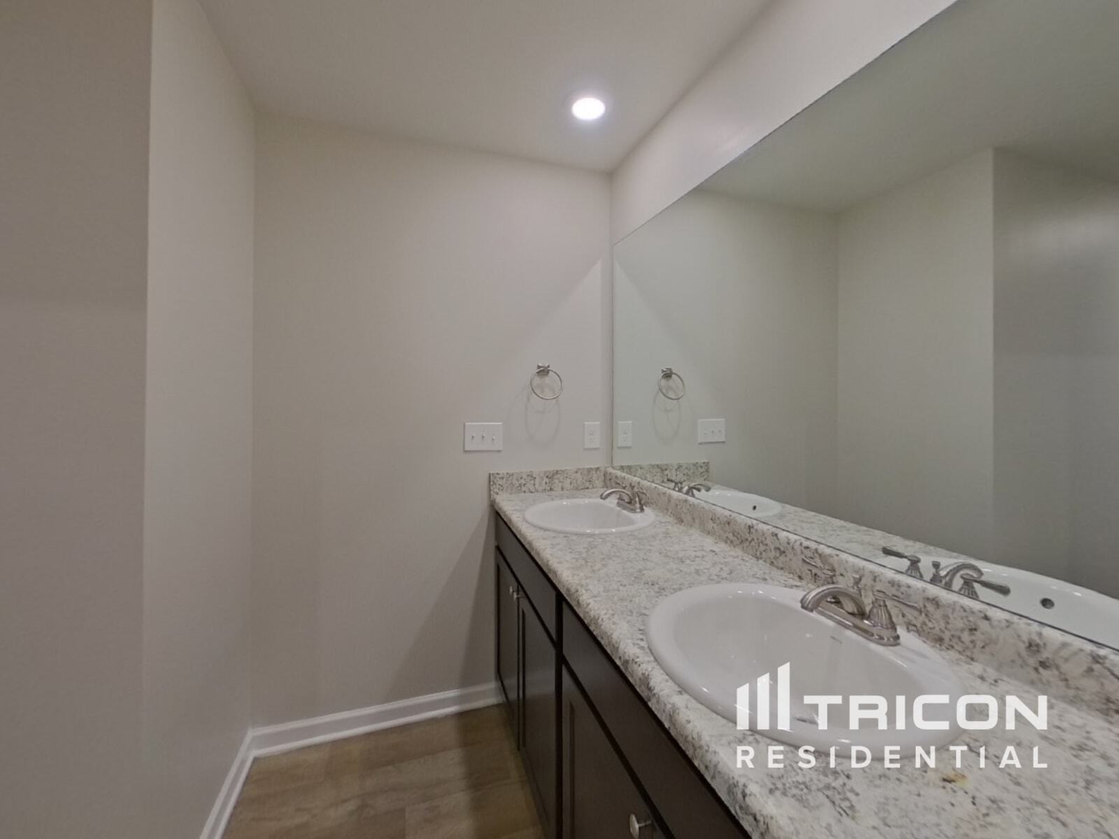 Building Photo - 1071 Bluecoat Cir