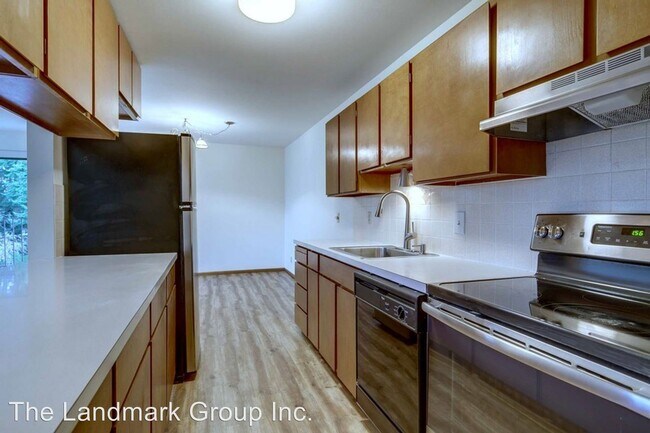 Building Photo - 13322 Greenwood Ave N