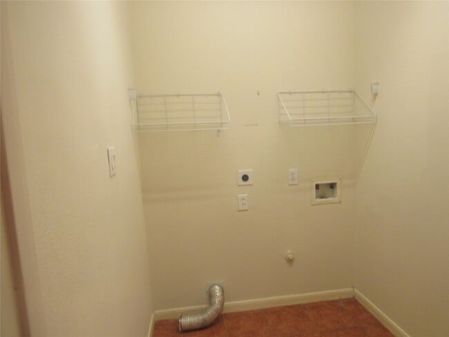 Building Photo - 2611 Colony Haven Cir